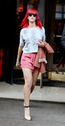 th_89870_RihannaleavesPlazaAtheneeHotelParis8.10.2010_40_122_345lo.jpg