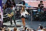 th_68284_celebrity_paradise.com_TheElder_SelenaGomez35_122_366lo.jpg