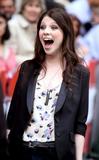 th_67902_Michelle_Trachtenberg_Today_Show_NYC_300909_006_123_390lo.jpg