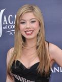 http://img156.imagevenue.com/loc452/th_29215_JennetteMcCurdy_46thAnnualAcademyOfCountryMusicAwardsApril32011_By_oTTo3_122_452lo.jpg