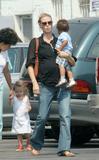 th_38941_heidihenry4_122_470lo.jpg