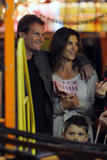 th_01819_Preppie_-_Cindy_Crawford_and_family_at_the_Malibu_fair_-_September_6_2009_646_122_572lo.jpg