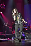 http://img156.imagevenue.com/loc587/th_27065_Demi_Lovato_2009-06-15_-_Concert_at_Wembley_Arena_in_London_0137_122_587lo.jpg
