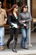 th_650205691_Celebutopia_NET.Ashley_Greene_shopping_for_furniture_with_parent_in_NYC.03_19_2011.HQ.36_122_591lo.jpg