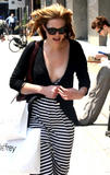 th_15541_mandy_moore_shopping-NYC_jul032008_15_122_767lo.jpg