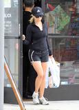 th_93301_celebrity_paradise.com_TheElder_ReeseWitherspoon2011_04_12_shoppingatBlickArtMaterialsinSantaMonica16_122_82lo.jpg
