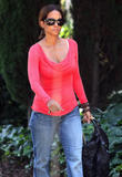 th_72271_Halle_Berry_visits_a_friend_in_the_Hollywood_Hills_42_122_840lo.jpg
