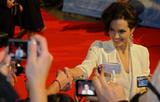 th_00481_Celebutopia-Angelina_Jolie-The_curious_case_of_Benjamin_Button_premiere_in_Berlin-73_122_985lo.jpg