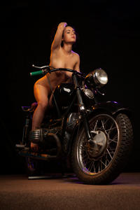 Pammie Lee - Naked Rider  j5bvp0npzq