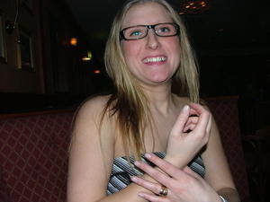 Blonde Exhibitionista x368 04tp644l2p